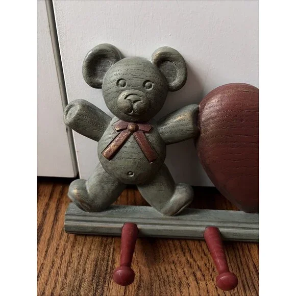 VINTAGE Teddy bear Heart COAT OR SWEATER RACK Plastic Peg Hanger - Picture 2 of 5